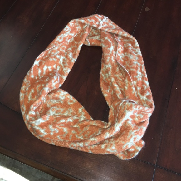 Michael Kors circle scarf