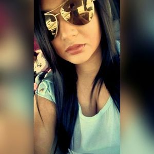 Meet your Posher, Noemi