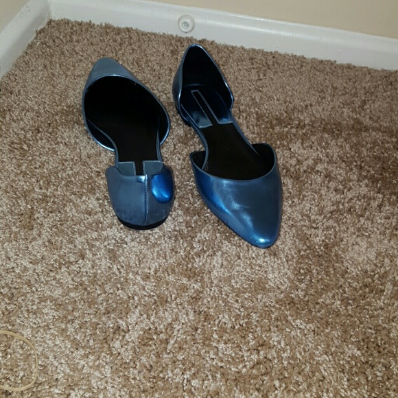 ?Gently used metallic blue flats!?