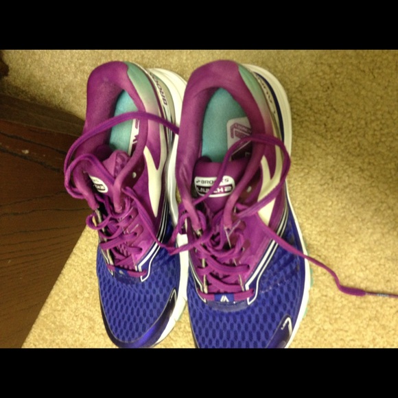 Running shoe with great wear left!