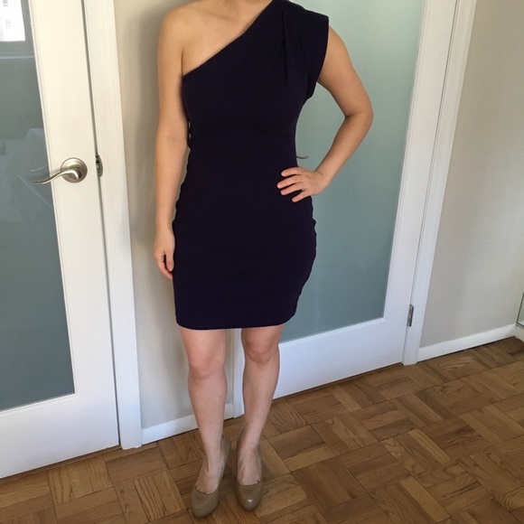 One-shoulder dark purple cotton dress