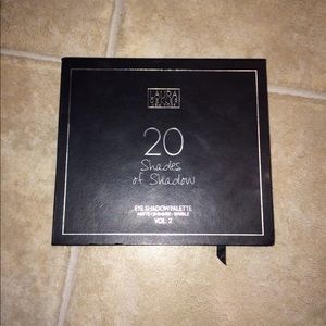 Laura Geller 20 shades of shadow palette