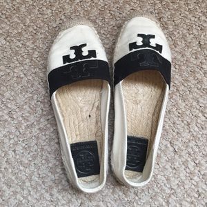Authentic Tory burch canvas flats!