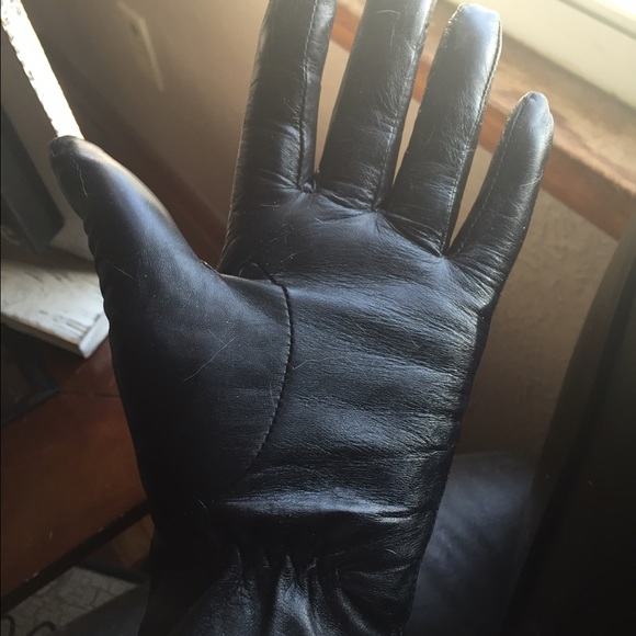 Extra pics of MK gloves - Picture 3 of 3