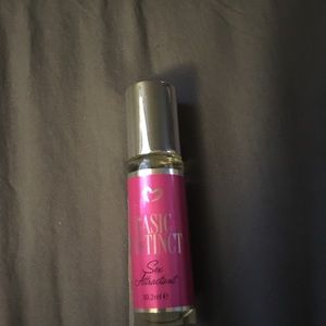 Basic instinct pheromones. Pure Romance