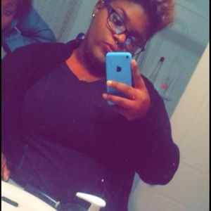 Meet your Posher, Ebony