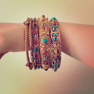 Beautiful Bangle Set