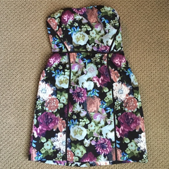 Floral strapless dress
