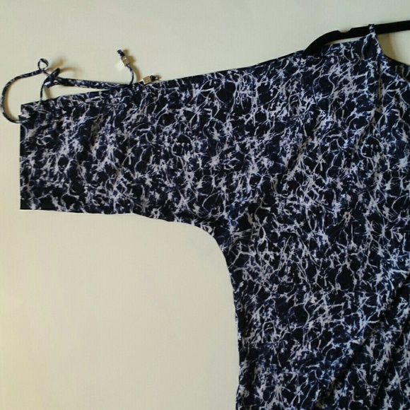 Top - Picture 2 of 4