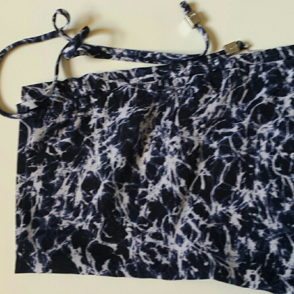 Top - Picture 3 of 4