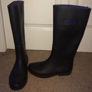black matte rainboots