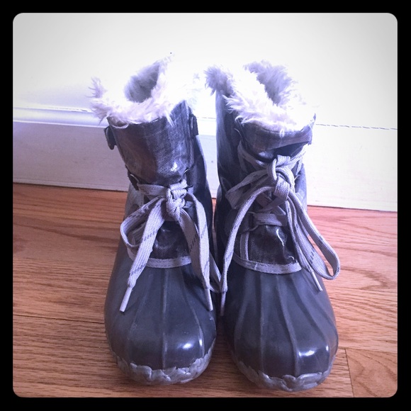 Sporting Grey Duck Boots