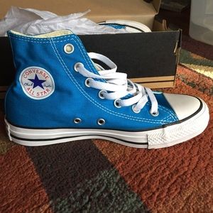 Converse Unisex High Tops - Sz 6 Women's, 4 Men's