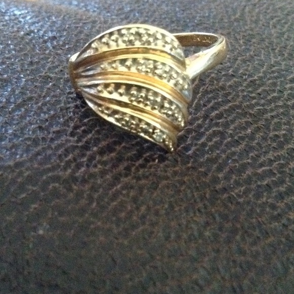 Beautiful ring💍💍 - Picture 2 of 3