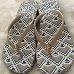Tory Burch wedge good condition price firm