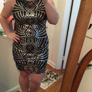 Black and silver sequins dress
