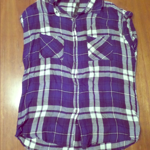 Seven7 Cap sleeve plaid blouse blue and white