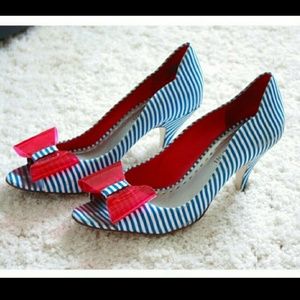 Gianni Bini Navy Striped Pumps
