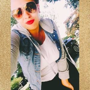 Meet your Posher, Alexis