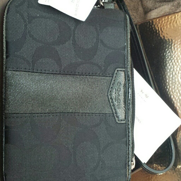 Coach - Picture 3 of 4