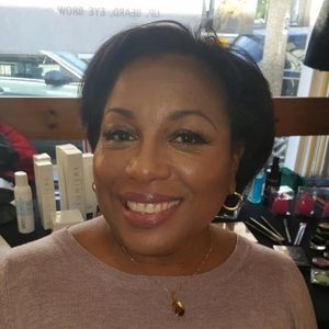 Meet your Posher, Leslie