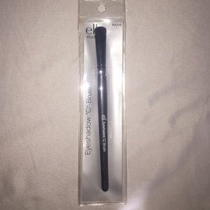 E.l.f eyeshadow "C" brush