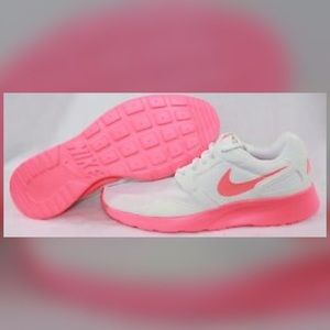 Nike Tennis shoes✨✨