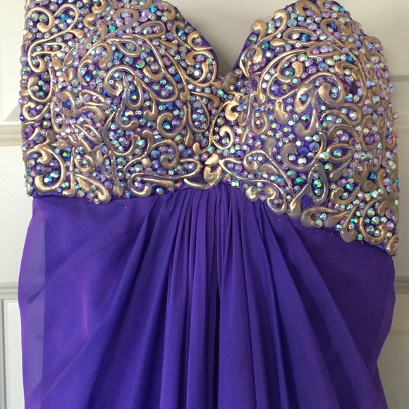 La Femme Prom Dress - Picture 2 of 4