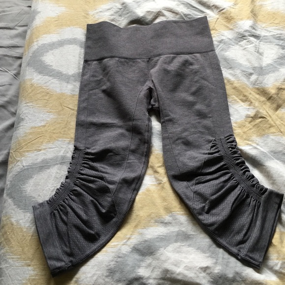 Lululemon In The Flow Crop II