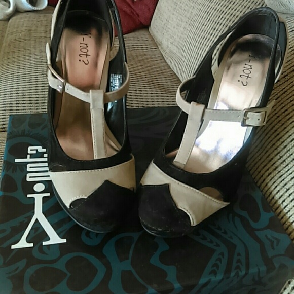 Heels - Picture 2 of 4