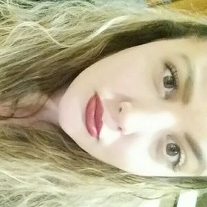 Meet your Posher, Katelyn