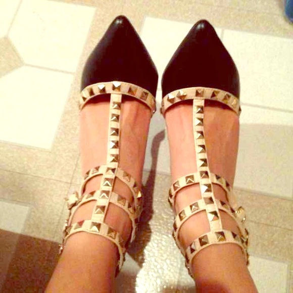 Sexy Black and Tan heels w gold studs