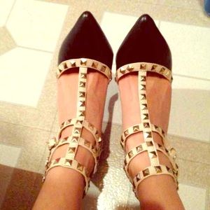 Sexy Black and Tan heels w gold studs