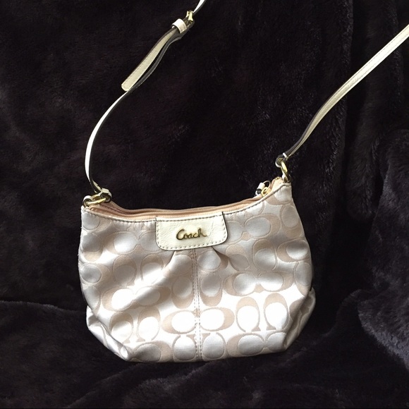 Coach small shoulder bag.