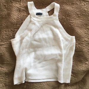 Whit ribbed crop top