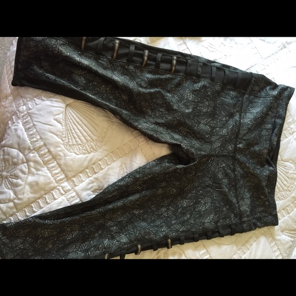 Lululemon crops size 8