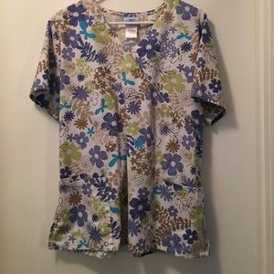 FINAL PRICE: Floral scrub top