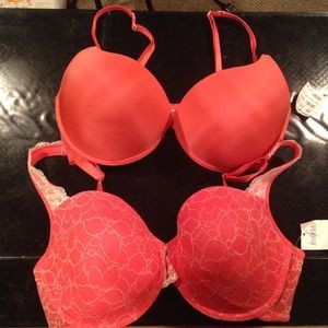 2 Fredericks of Hollywood Bras