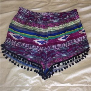 💥PRICE REDUCED💥Cute patterned shorts with fringe