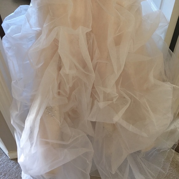 Elizabeth Anthony Gown -with cloud like tulling - Picture 3 of 4