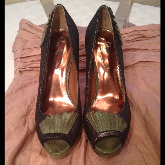 Egyptian Poetic License Green and Pewter Heels