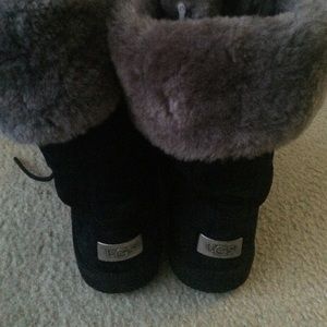 Black ugh boots