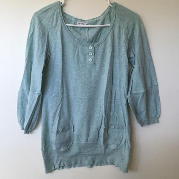 Mint green top