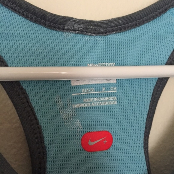 Nike Dri-Fit Tanktop - Picture 3 of 3