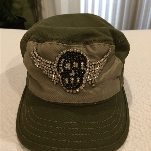Twisted heart army hat