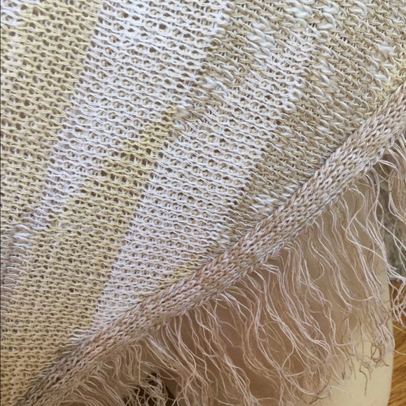 NEW Fringe poncho style top - Picture 5 of 5