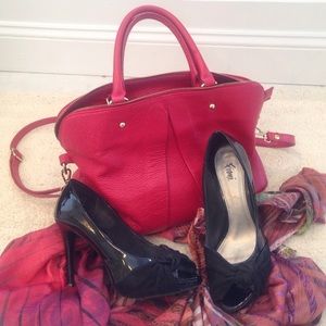 Peep toe heel
