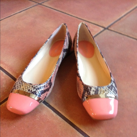 Calvin Klein NEW snakeskin flats 8M