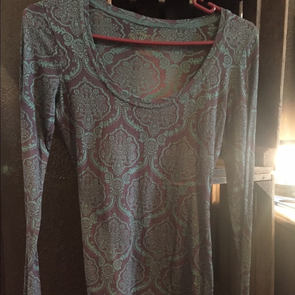 Long sleeve Maurice's shirt. - Picture 1 of 3