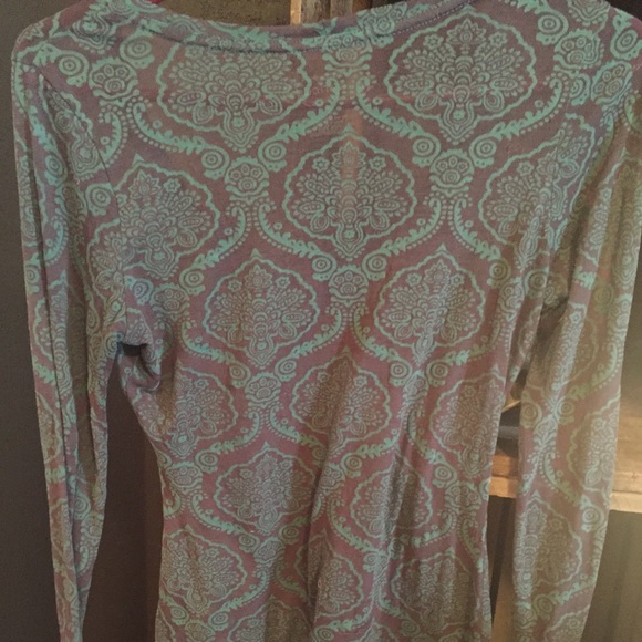 Long sleeve Maurice's shirt. - Picture 2 of 3